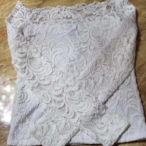 Lace top - Picture 1 of 7